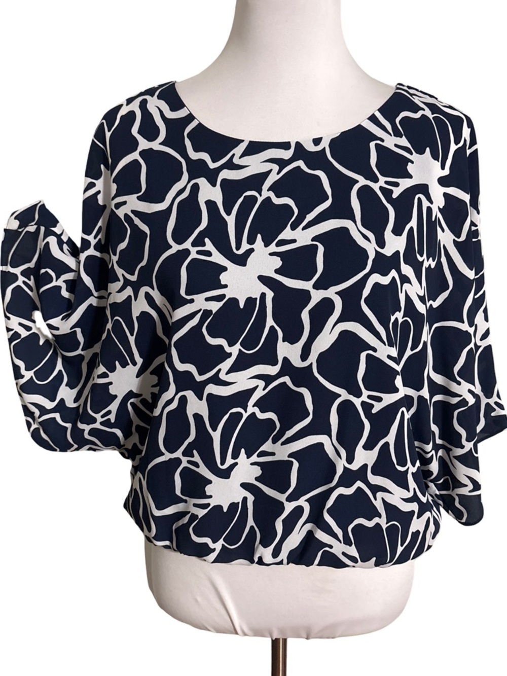 Kaari Blue Navy and White Floral Blouse